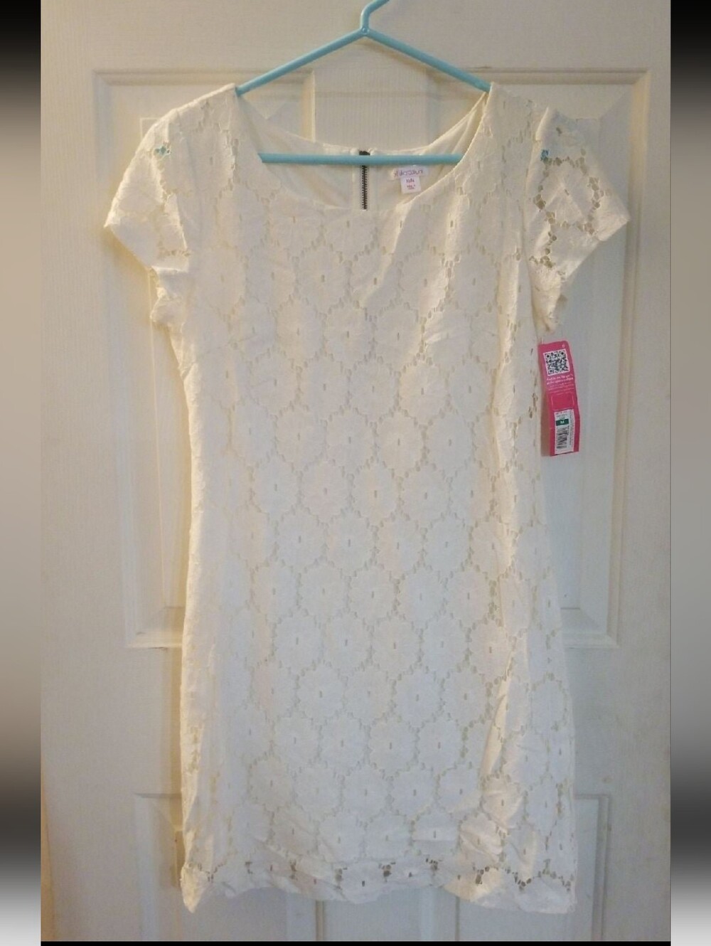 Xhilaration Cream Lace Fully Lined Short Sleeve Dress Size Medium